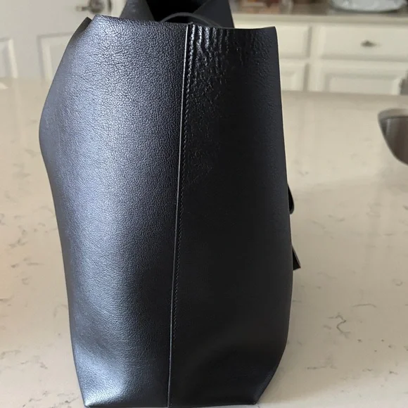 Saint Laurent Classic Black Leather Tote and Wallet - Picture 11 of 16